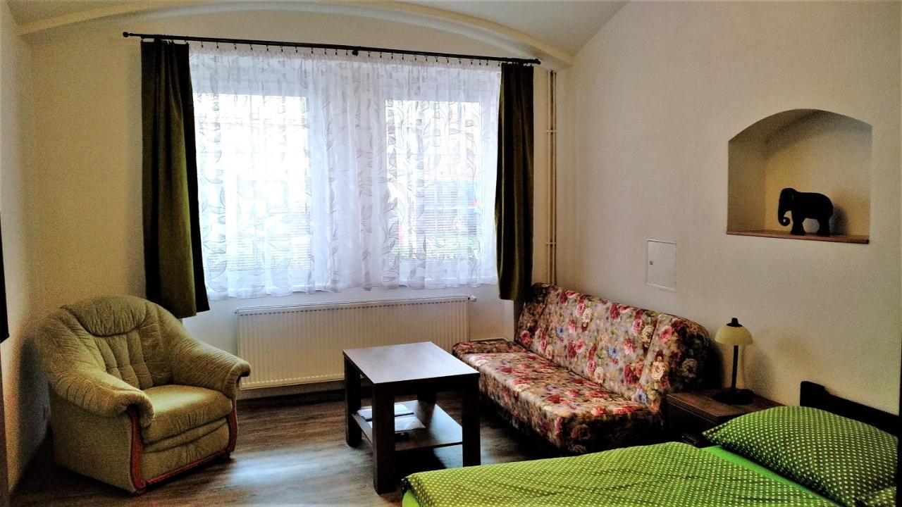 Apartmany Kukacci Hnizdo Benesov nad Ploucnici Luaran gambar
