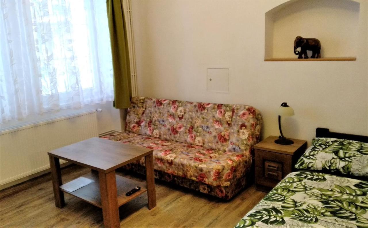 Apartmany Kukacci Hnizdo Benesov nad Ploucnici Luaran gambar